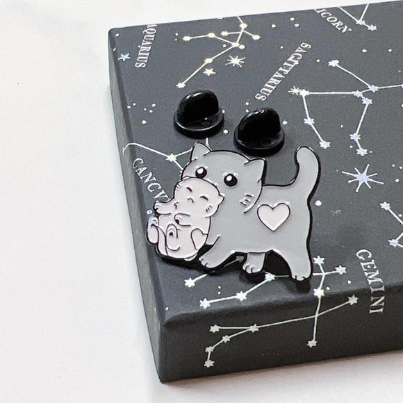 Cute Kitty Cat Enamel Pin - Picture 3 of 5